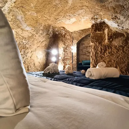 Historic Hypogenian Center Apartment *