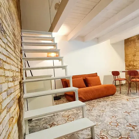 Historic Hypogenian Center Apartment