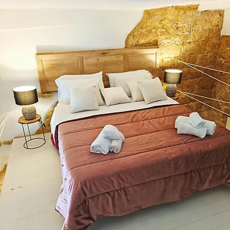 Historic Hypogenian Center Apartment *