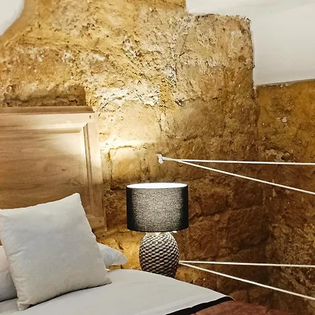 Historic Hypogenian Center Apartment * アグリジェント